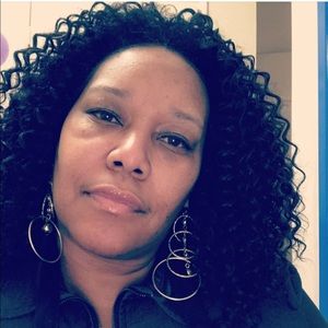 Meet your Posher, Lorraine